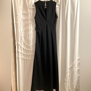 NWT! United Colors of Benetton Long Bodycon Dress. Flattering Fit & Back Detail.